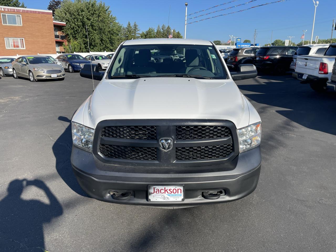 RAM 1500 4WD Quad Cab 140.5" Tradesman 2016