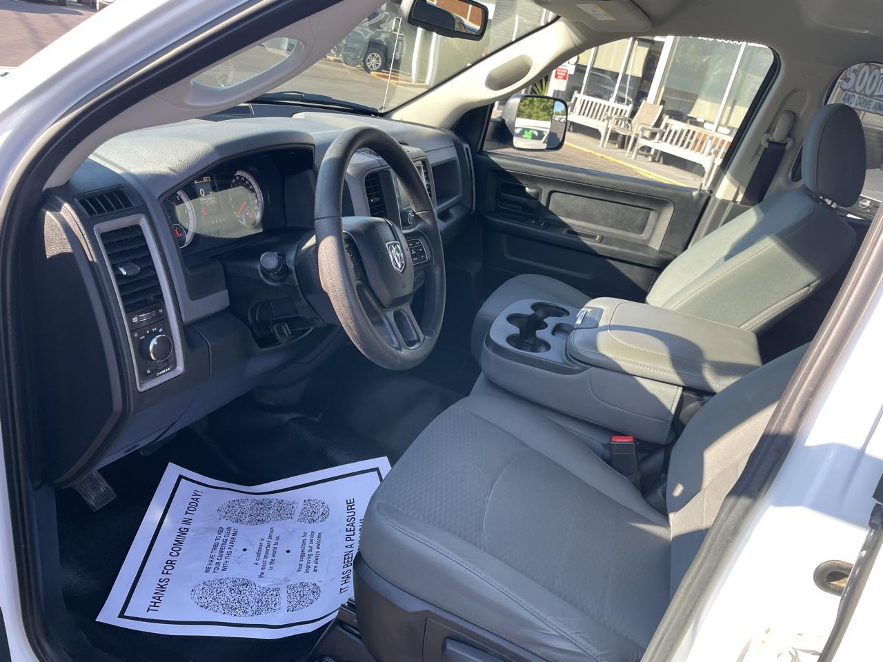 RAM 1500 4WD Quad Cab 140.5" Tradesman 2016