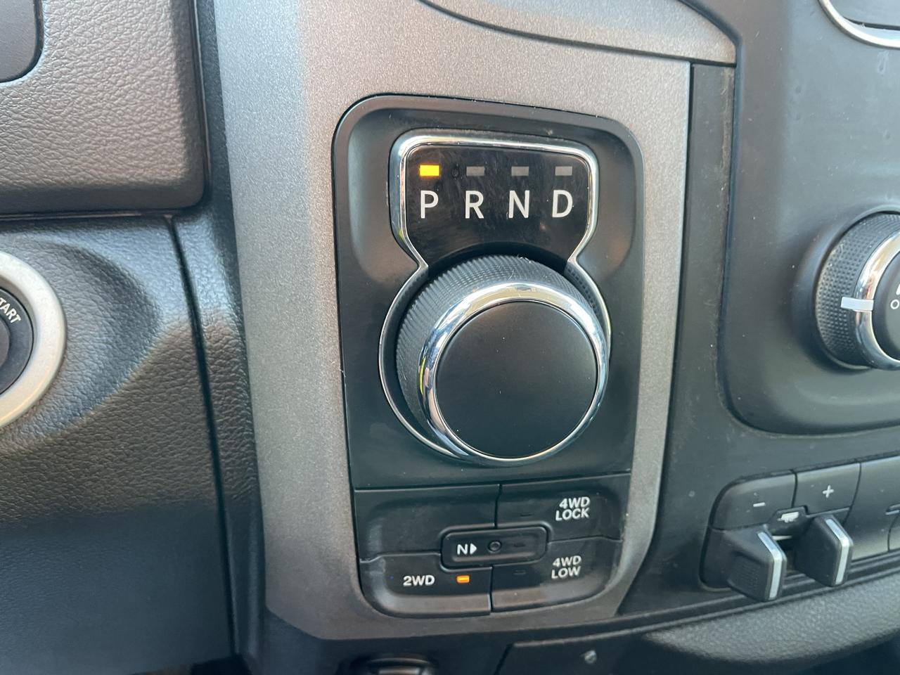 RAM 1500 4WD Quad Cab 140.5" Tradesman 2016