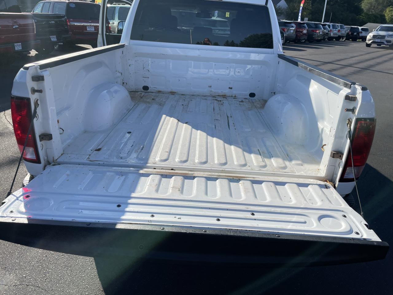 RAM 1500 4WD Quad Cab 140.5" Tradesman 2016