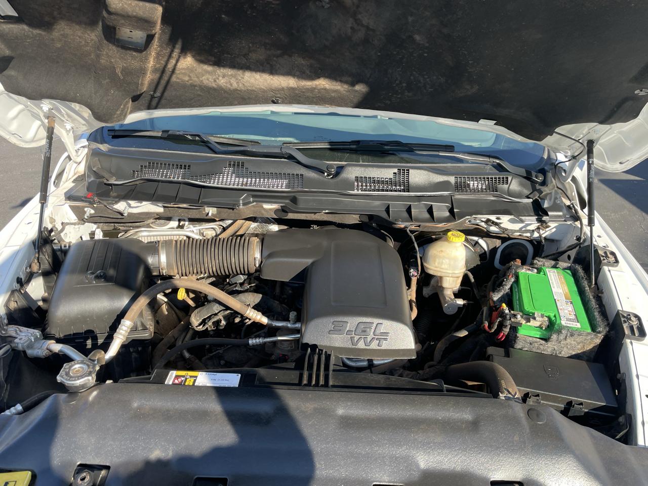 RAM 1500 4WD Quad Cab 140.5" Tradesman 2016