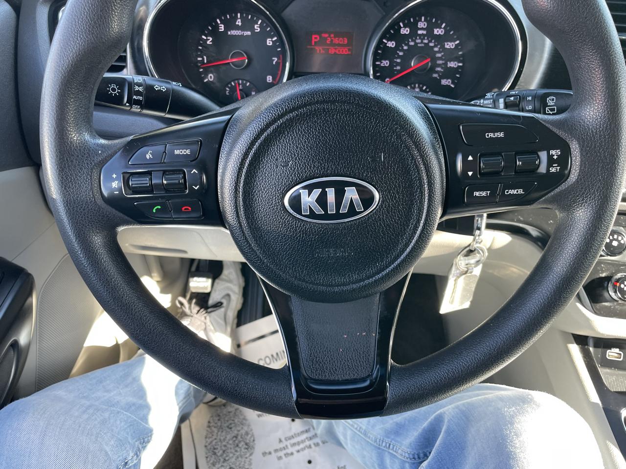 Kia Sedona 4dr Wgn LX 2016