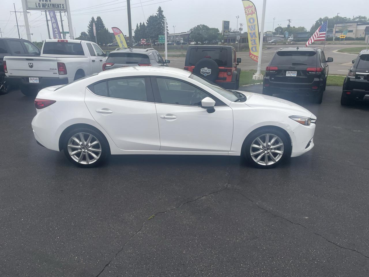 Mazda Mazda3 4-Door Touring Auto 2017