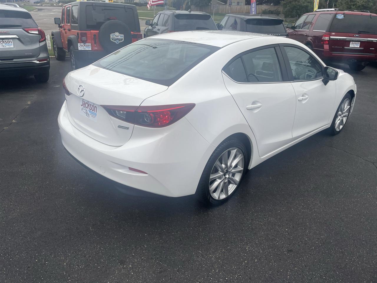 Mazda Mazda3 4-Door Touring Auto 2017