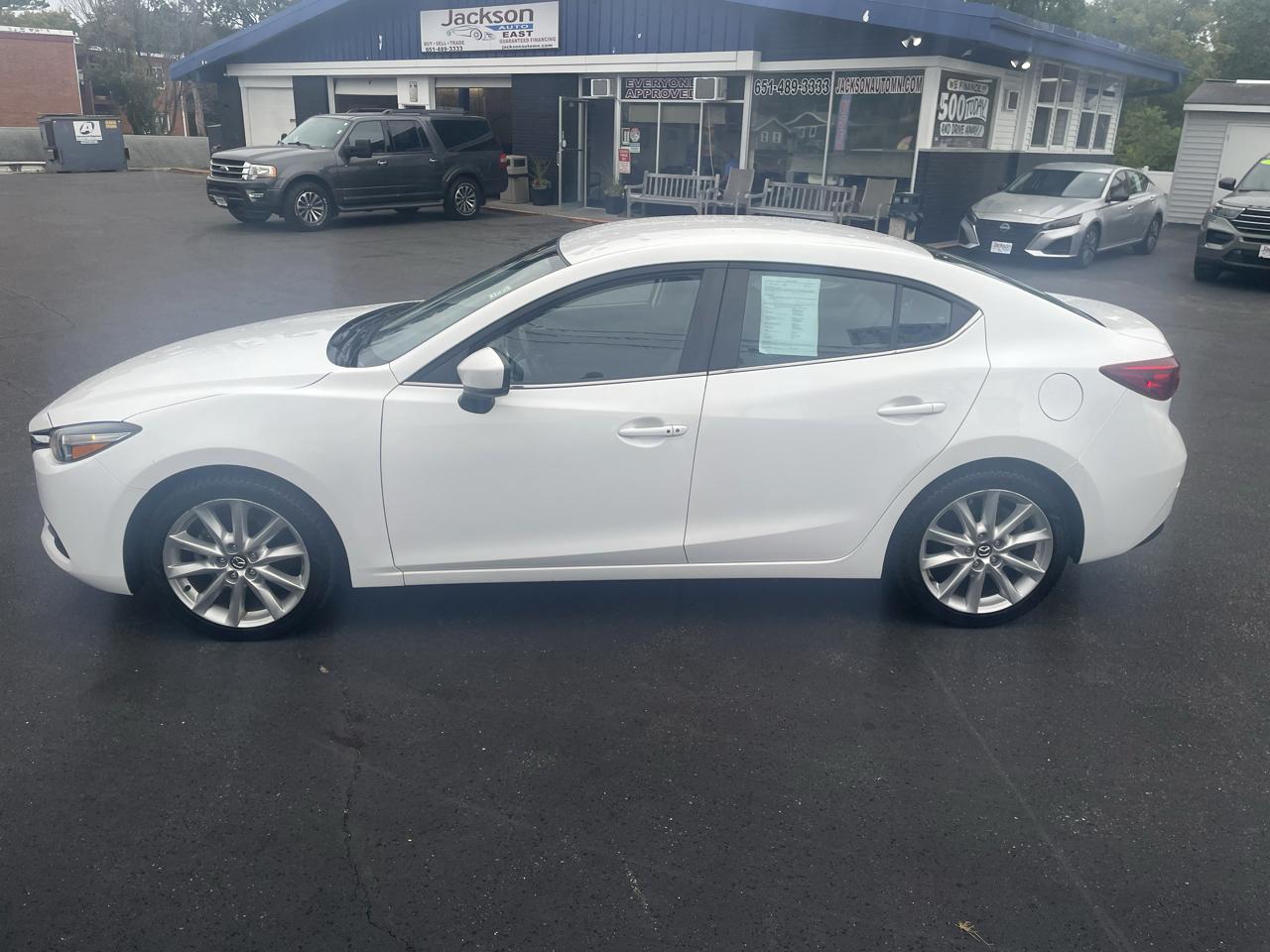 Mazda Mazda3 4-Door Touring Auto 2017