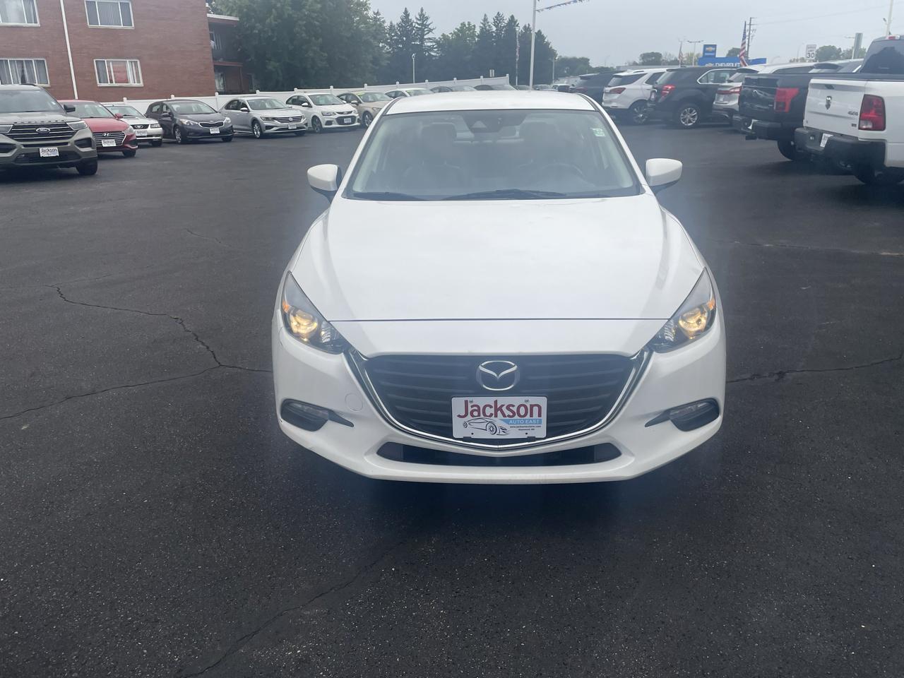 Mazda Mazda3 4-Door Touring Auto 2017