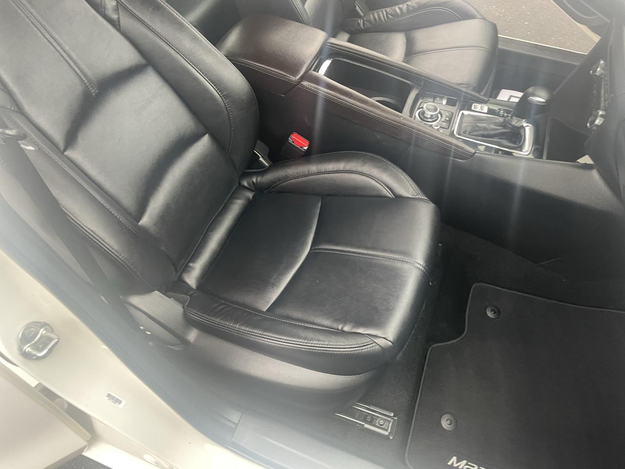 Mazda Mazda3 4-Door Touring Auto 2017