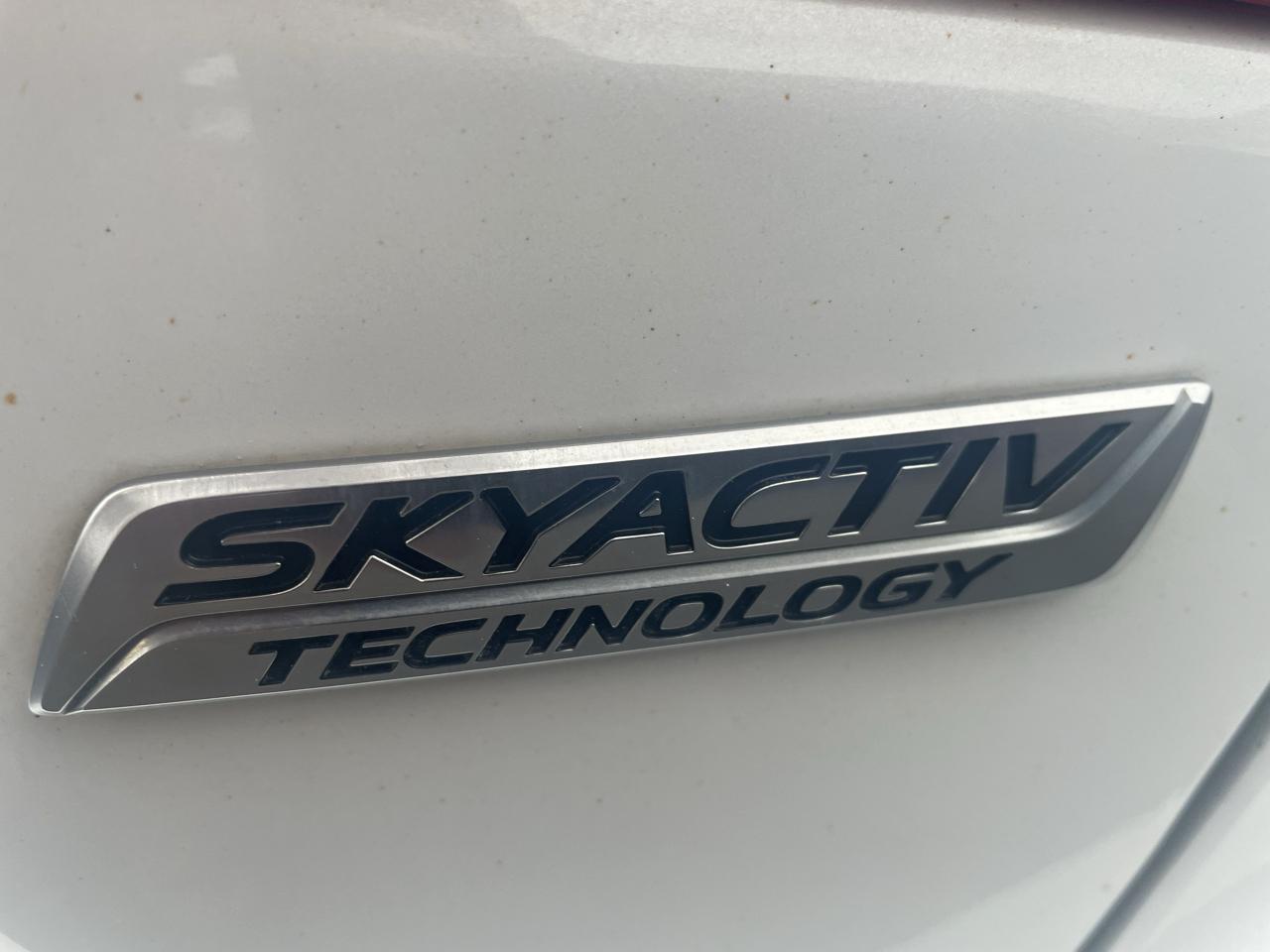 Mazda Mazda3 4-Door Touring Auto 2017