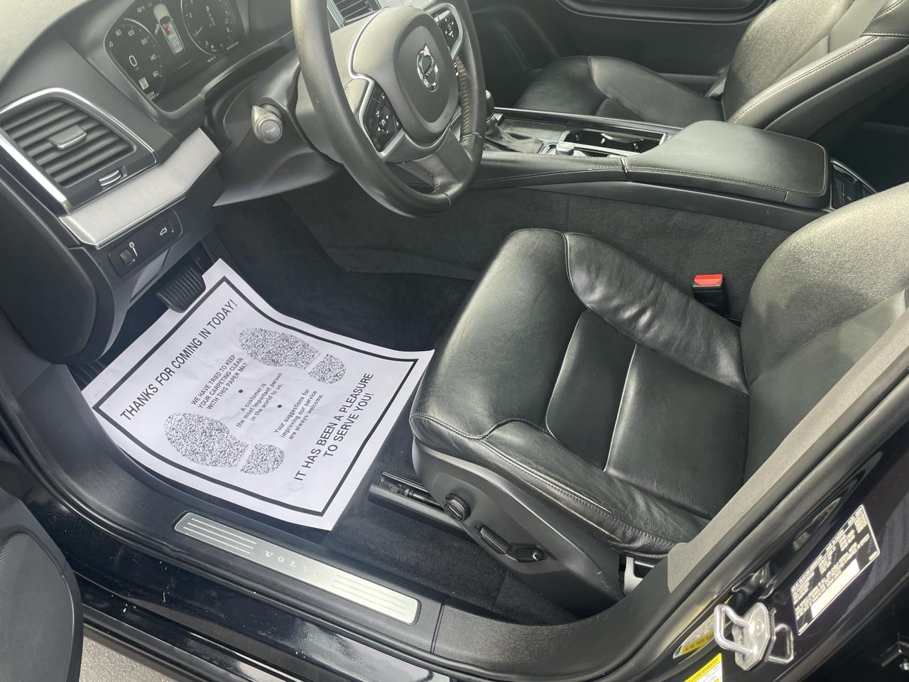 Volvo XC90 photo 9