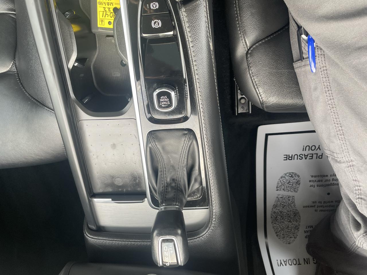Volvo XC90 photo 17