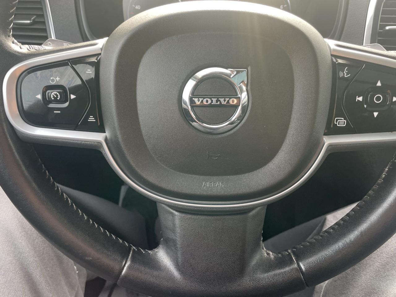 Volvo XC90 photo 19