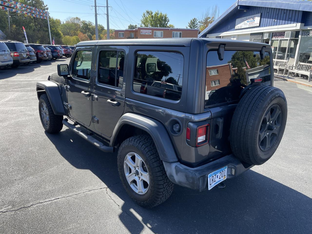 Jeep Wrangler photo 5