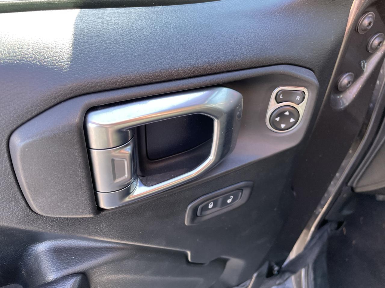 Jeep Wrangler photo 9