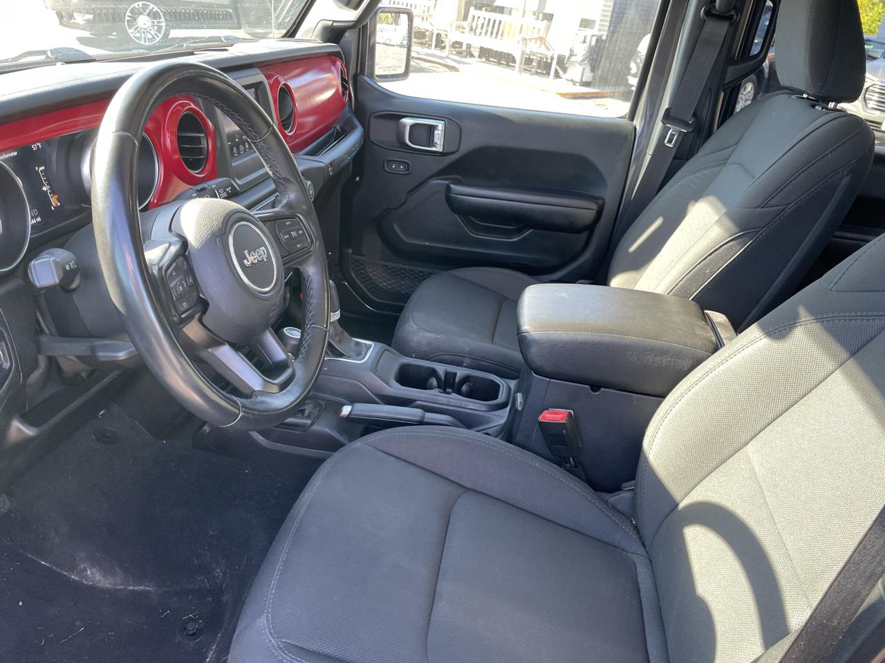 Jeep Wrangler photo 11