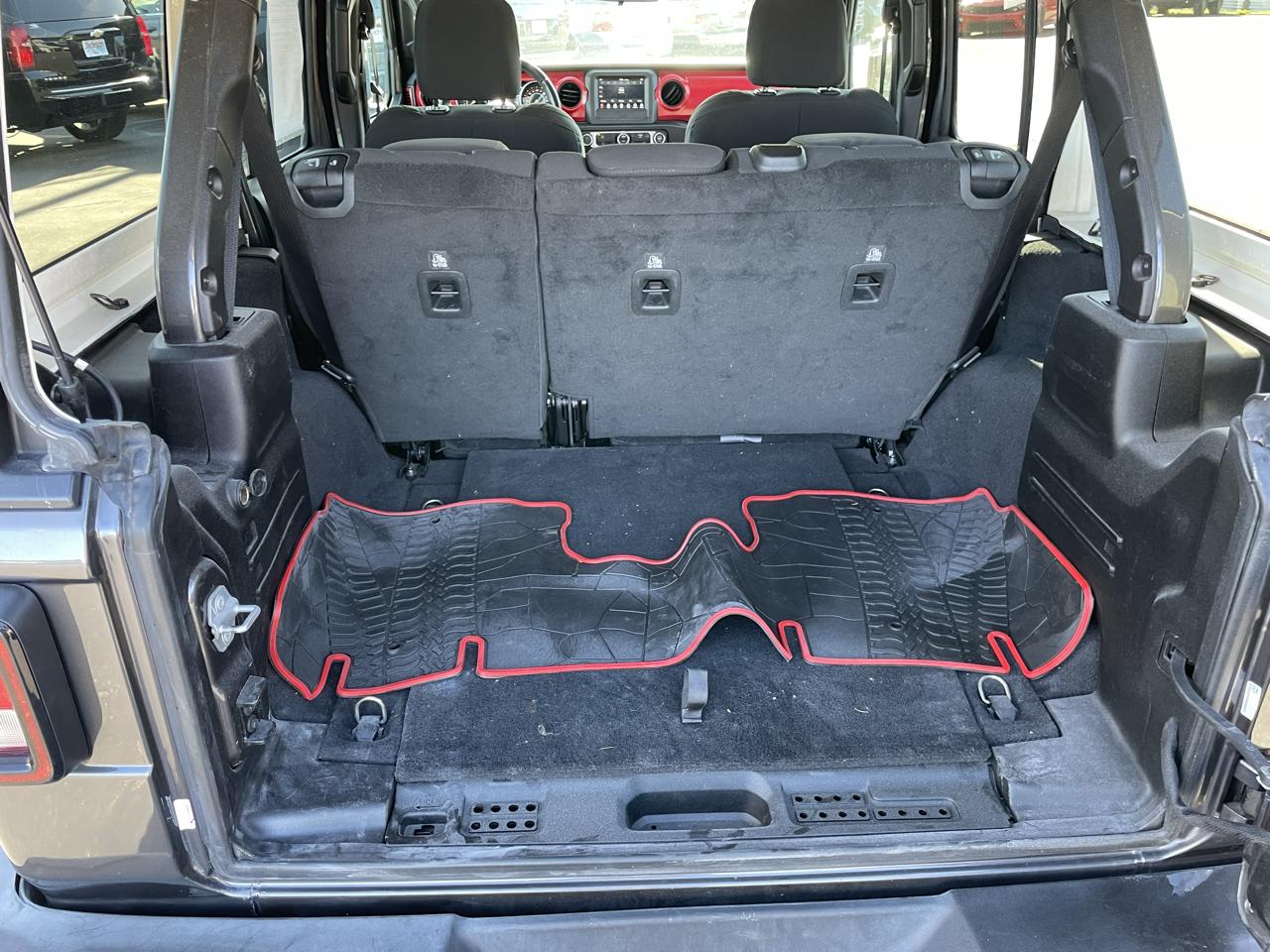 Jeep Wrangler photo 21