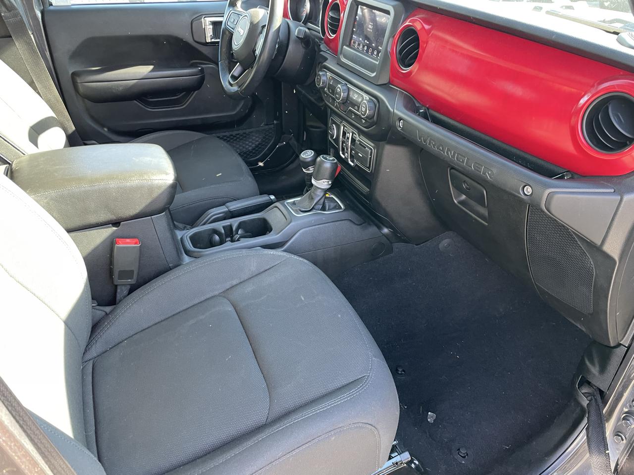 Jeep Wrangler photo 24