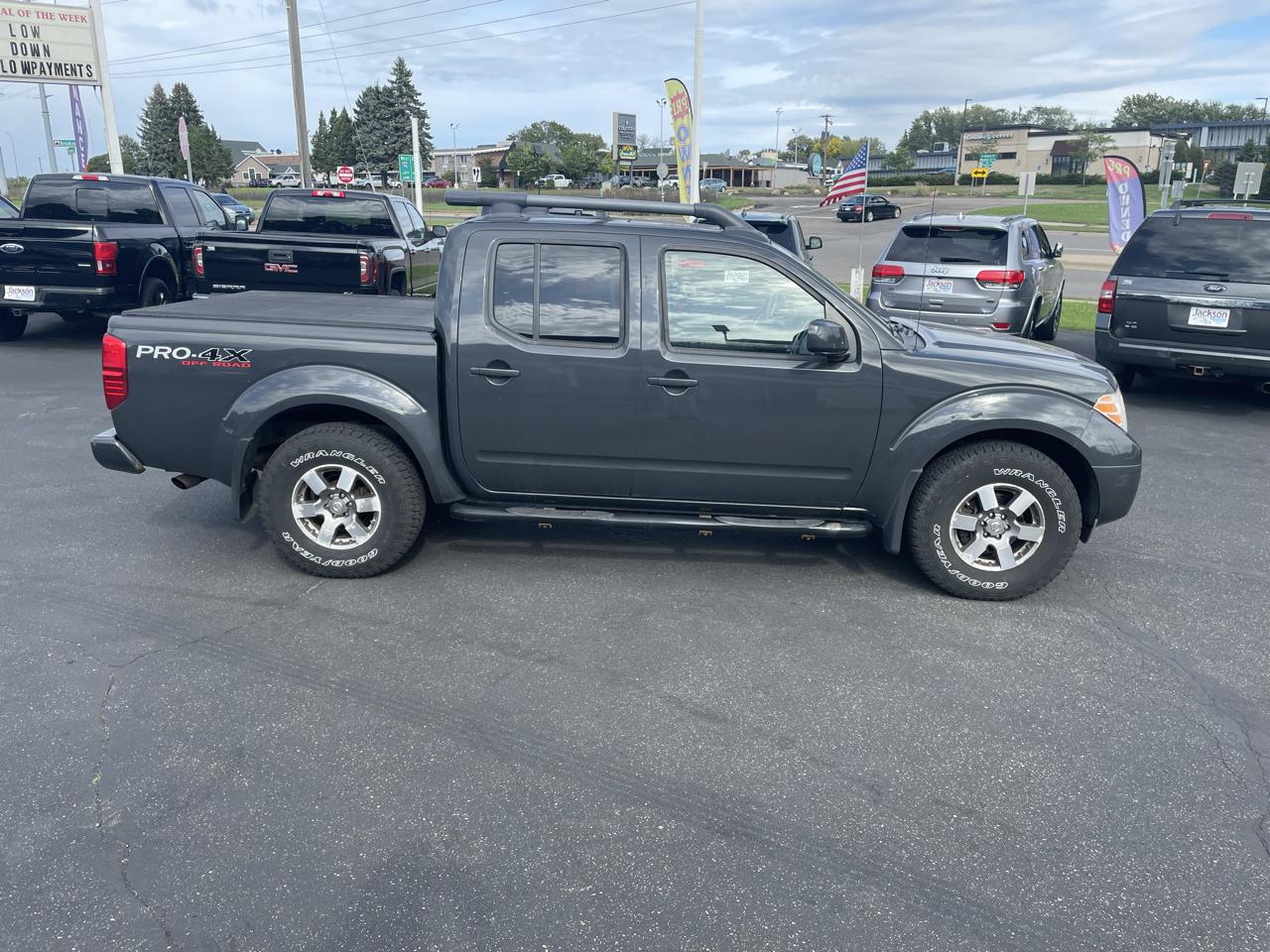 Nissan Frontier 4WD Crew Cab SWB Auto PRO-4X 2011