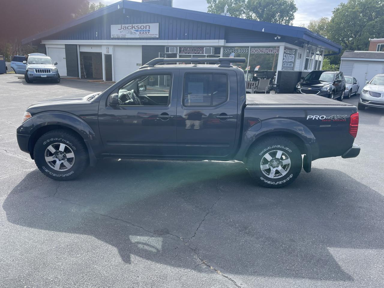 Nissan Frontier 4WD Crew Cab SWB Auto PRO-4X 2011