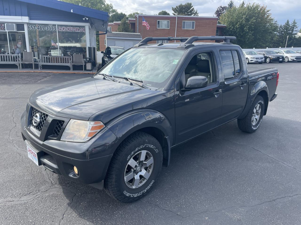 Nissan Frontier 4WD Crew Cab SWB Auto PRO-4X 2011