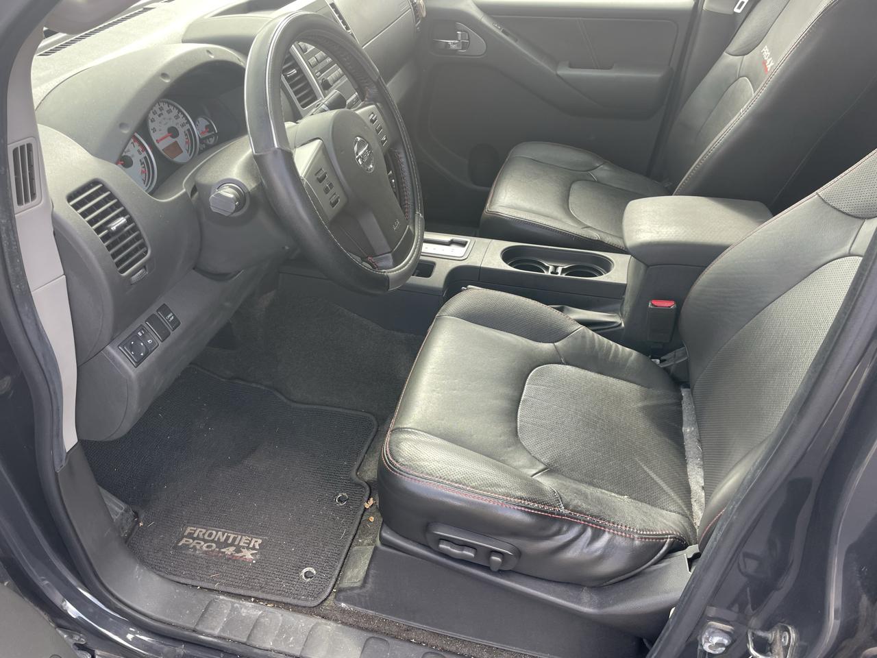 Nissan Frontier 4WD Crew Cab SWB Auto PRO-4X 2011