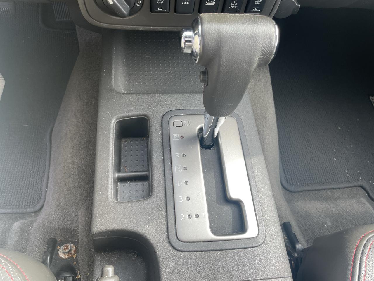 Nissan Frontier 4WD Crew Cab SWB Auto PRO-4X 2011