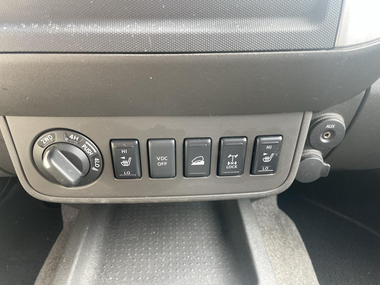 Nissan Frontier 4WD Crew Cab SWB Auto PRO-4X 2011