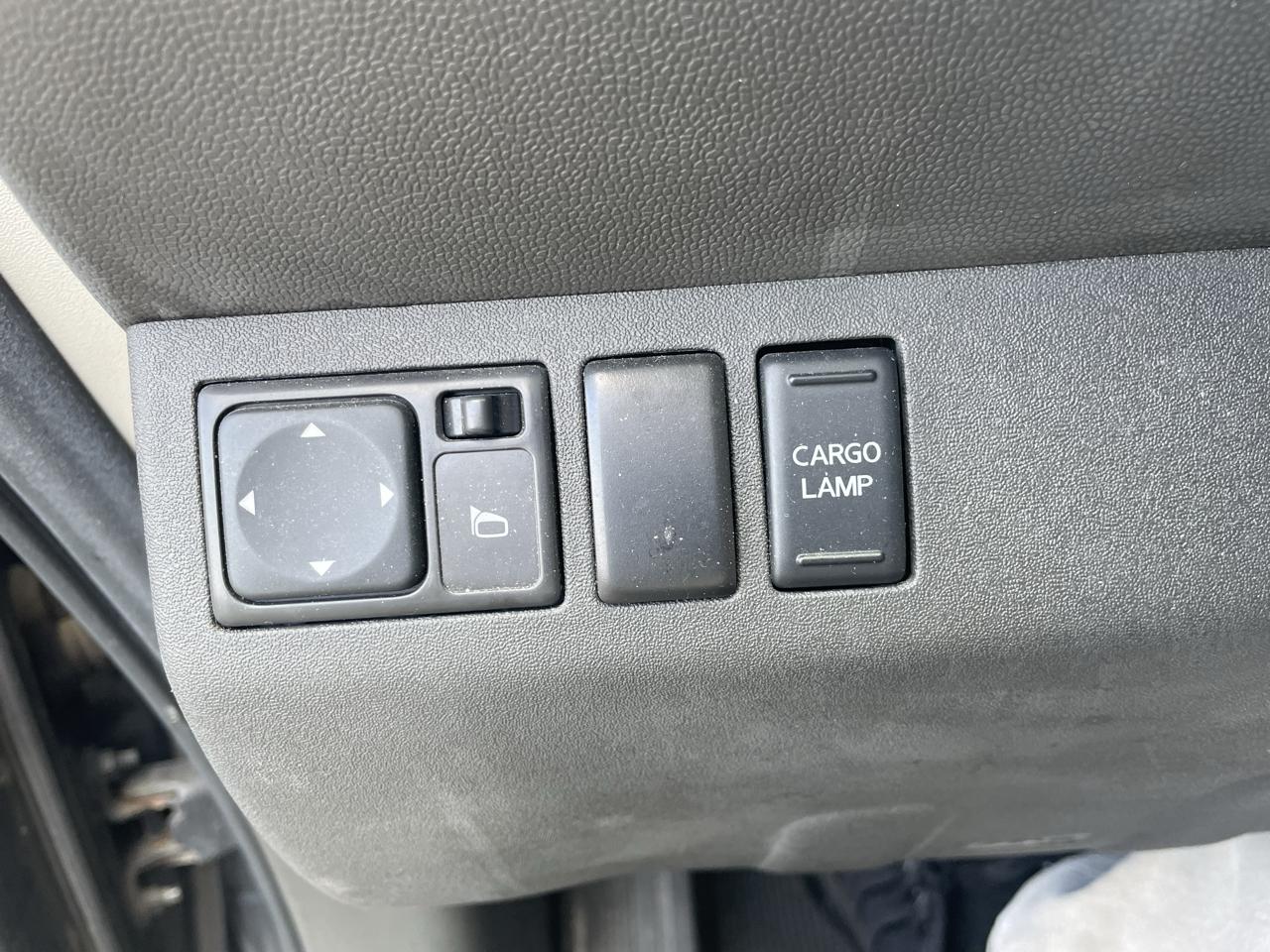 Nissan Frontier 4WD Crew Cab SWB Auto PRO-4X 2011