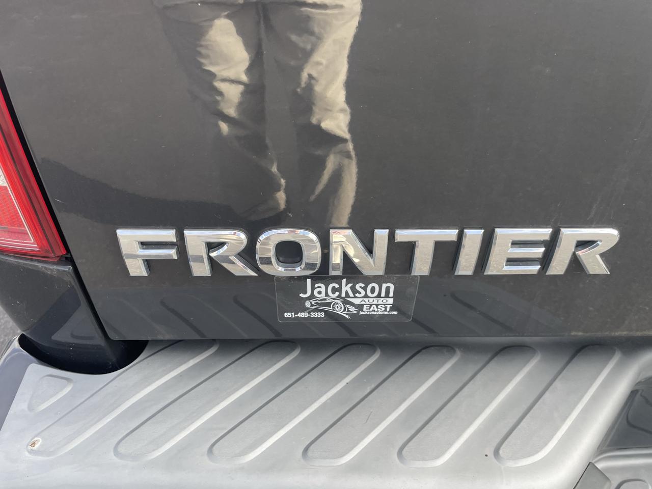 Nissan Frontier 4WD Crew Cab SWB Auto PRO-4X 2011