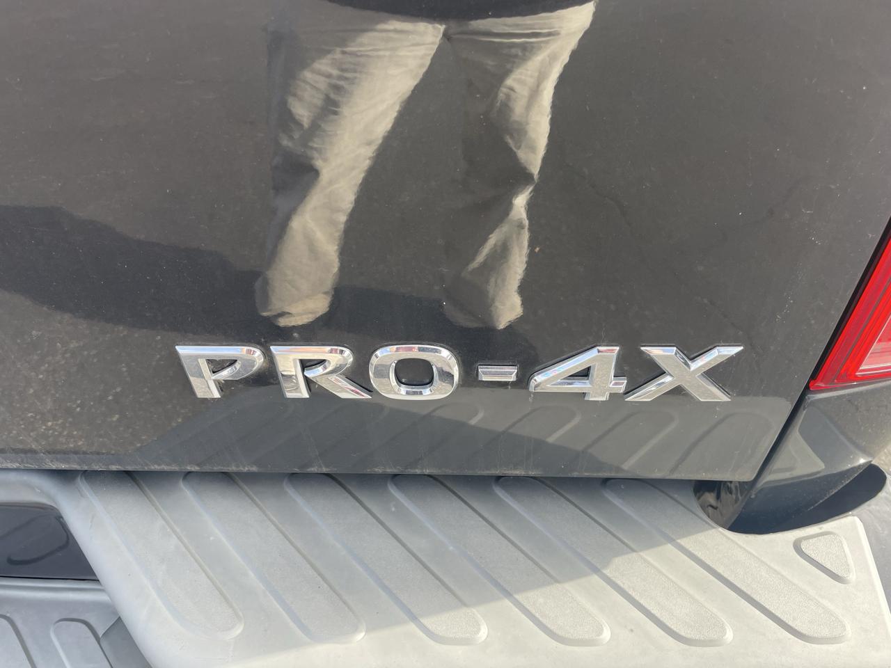 Nissan Frontier 4WD Crew Cab SWB Auto PRO-4X 2011