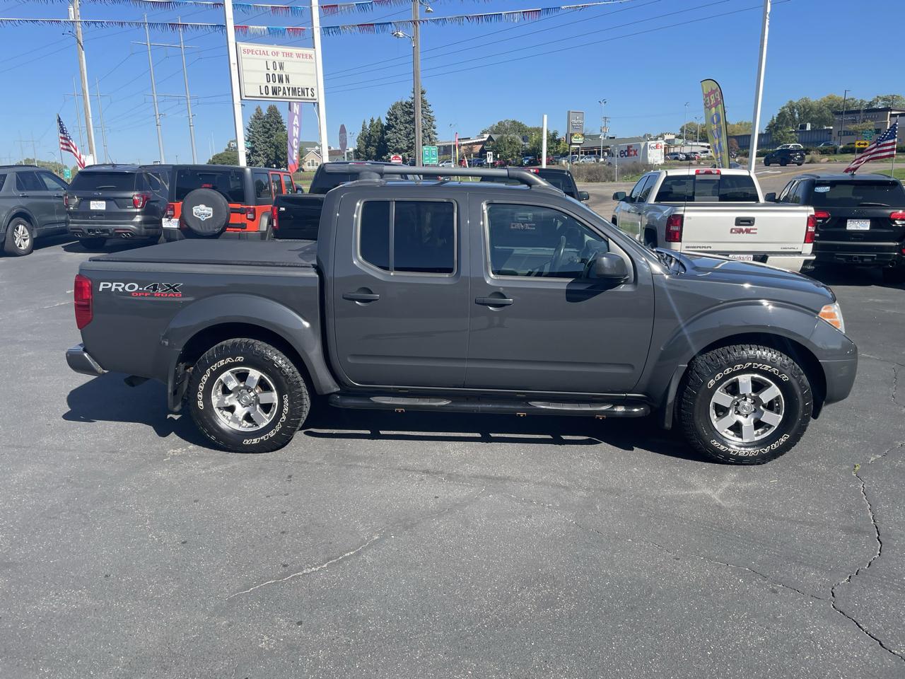 Nissan Frontier photo 2