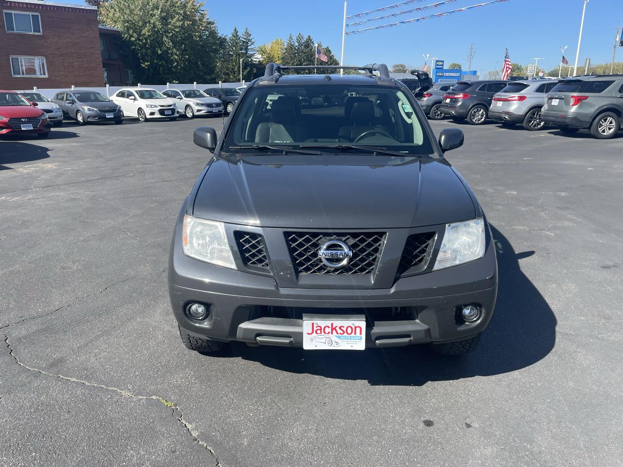 Nissan Frontier photo 8