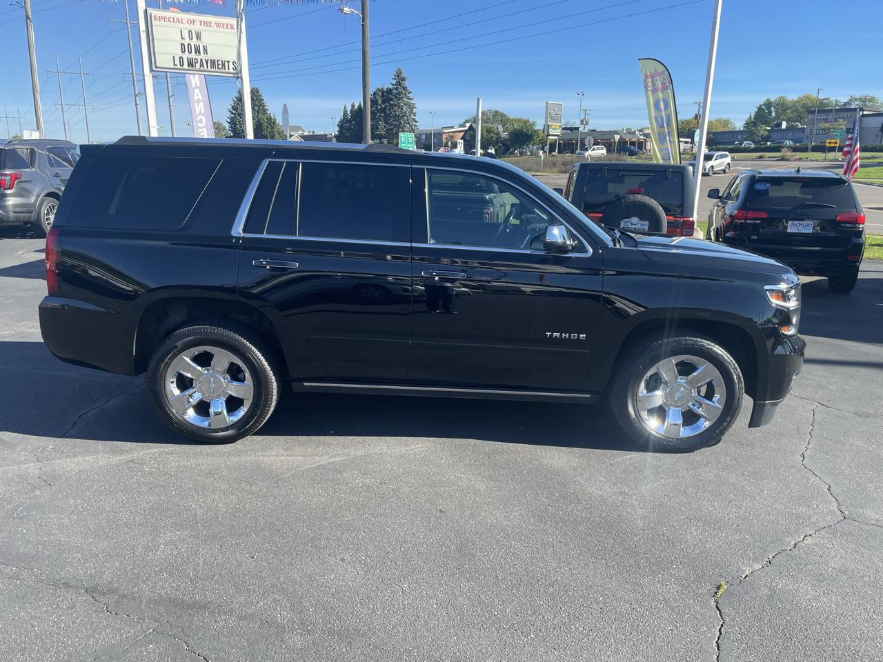 Chevrolet Tahoe photo 2