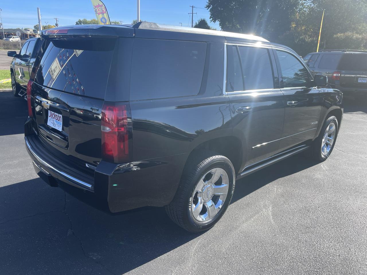 Chevrolet Tahoe photo 3