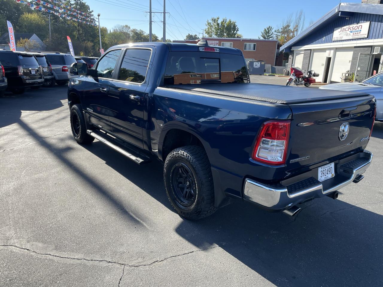 RAM 1500 Big Horn 4x4 Crew Cab 5'7" Box 2021