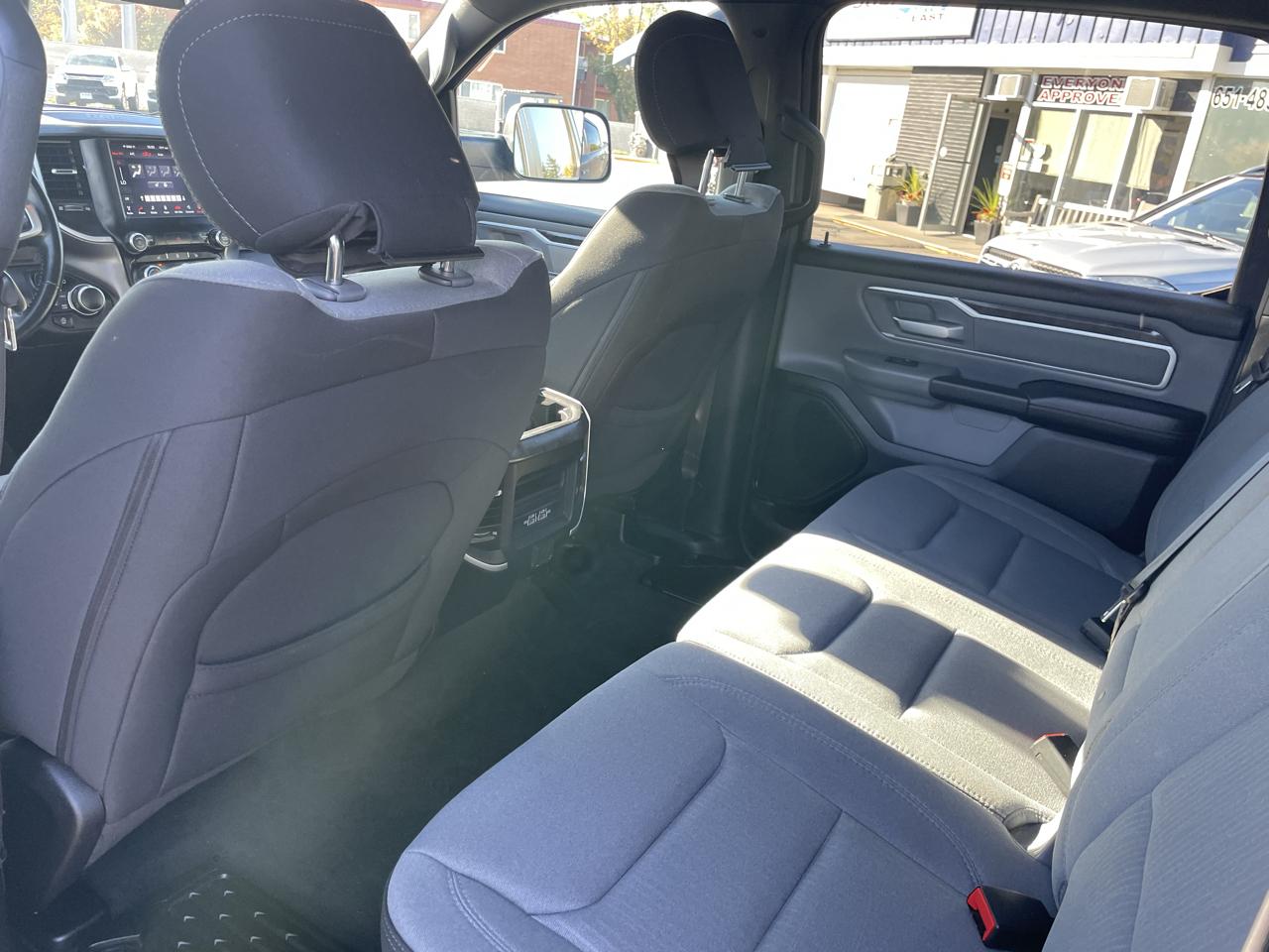 RAM 1500 Big Horn 4x4 Crew Cab 5'7" Box 2021