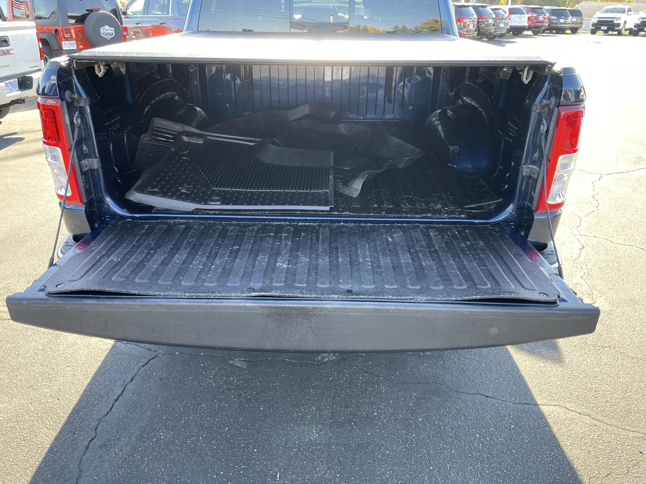 RAM 1500 Big Horn 4x4 Crew Cab 5'7" Box 2021