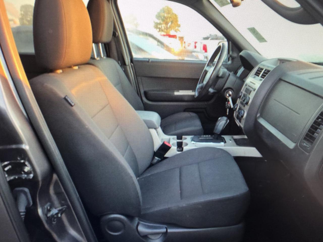 Ford Escape 4WD 4dr XLT 2012