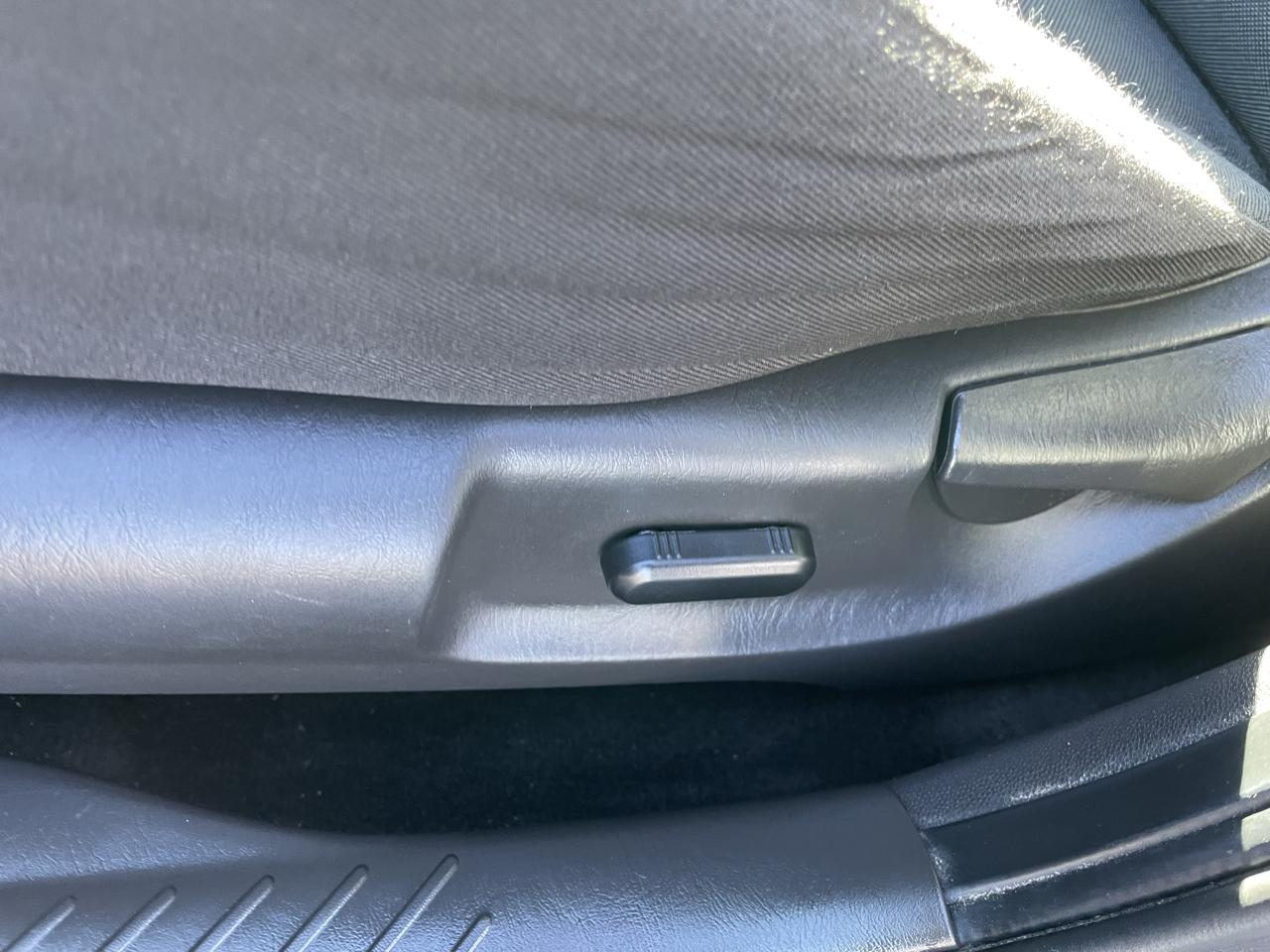 Ford Escape 4WD 4dr XLT 2012