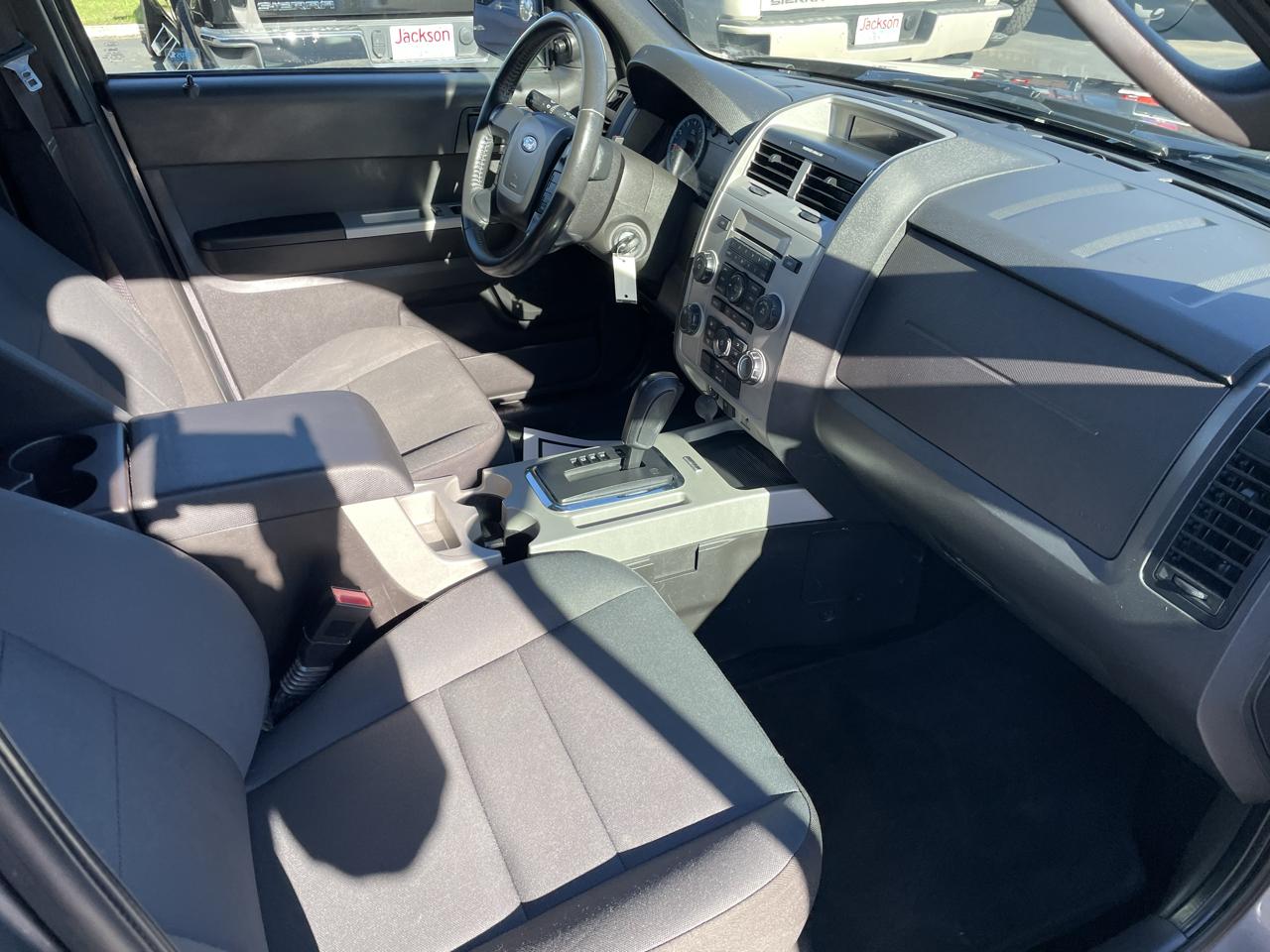 Ford Escape 4WD 4dr XLT 2012