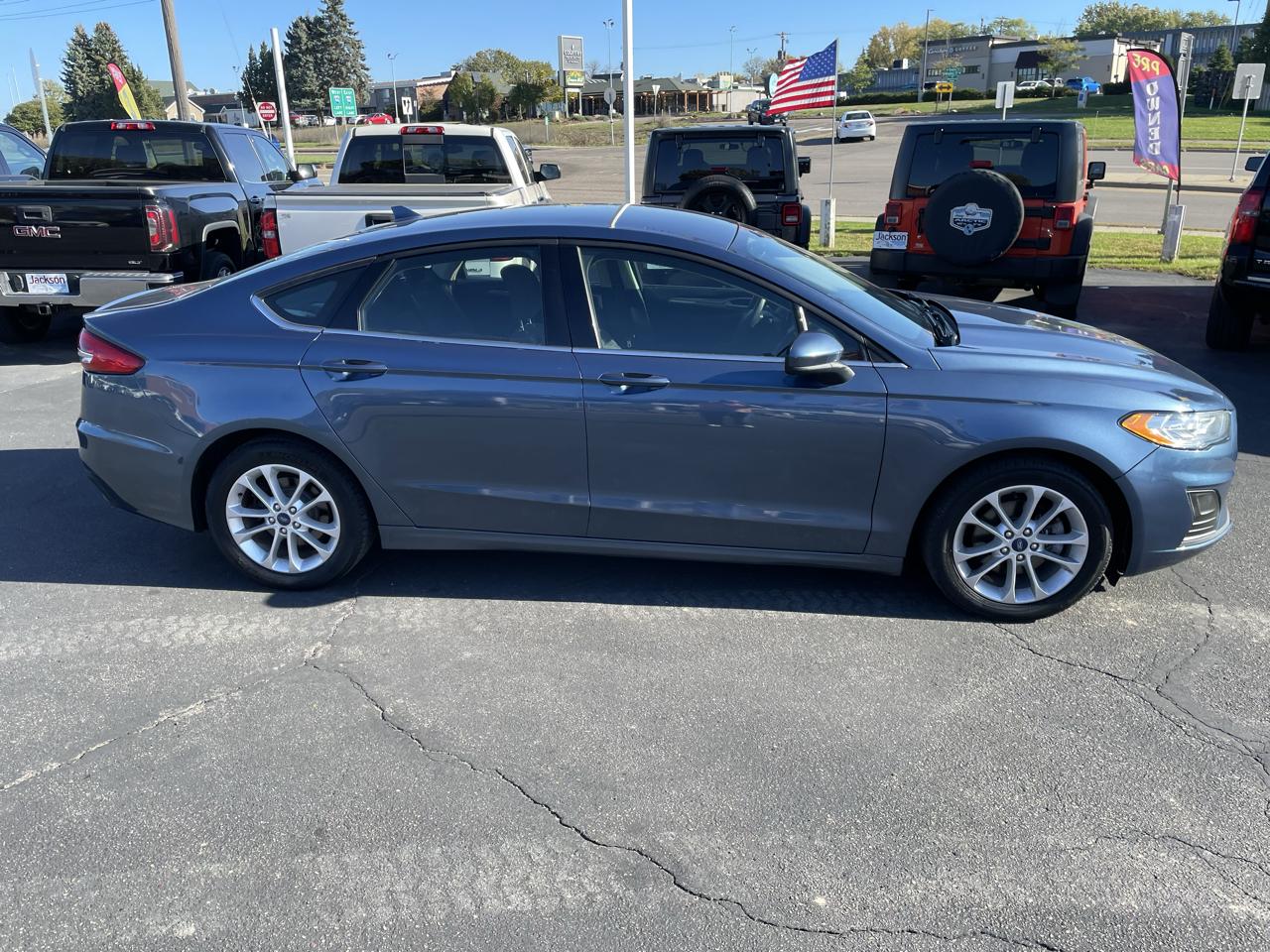 Ford Fusion SE FWD 2019