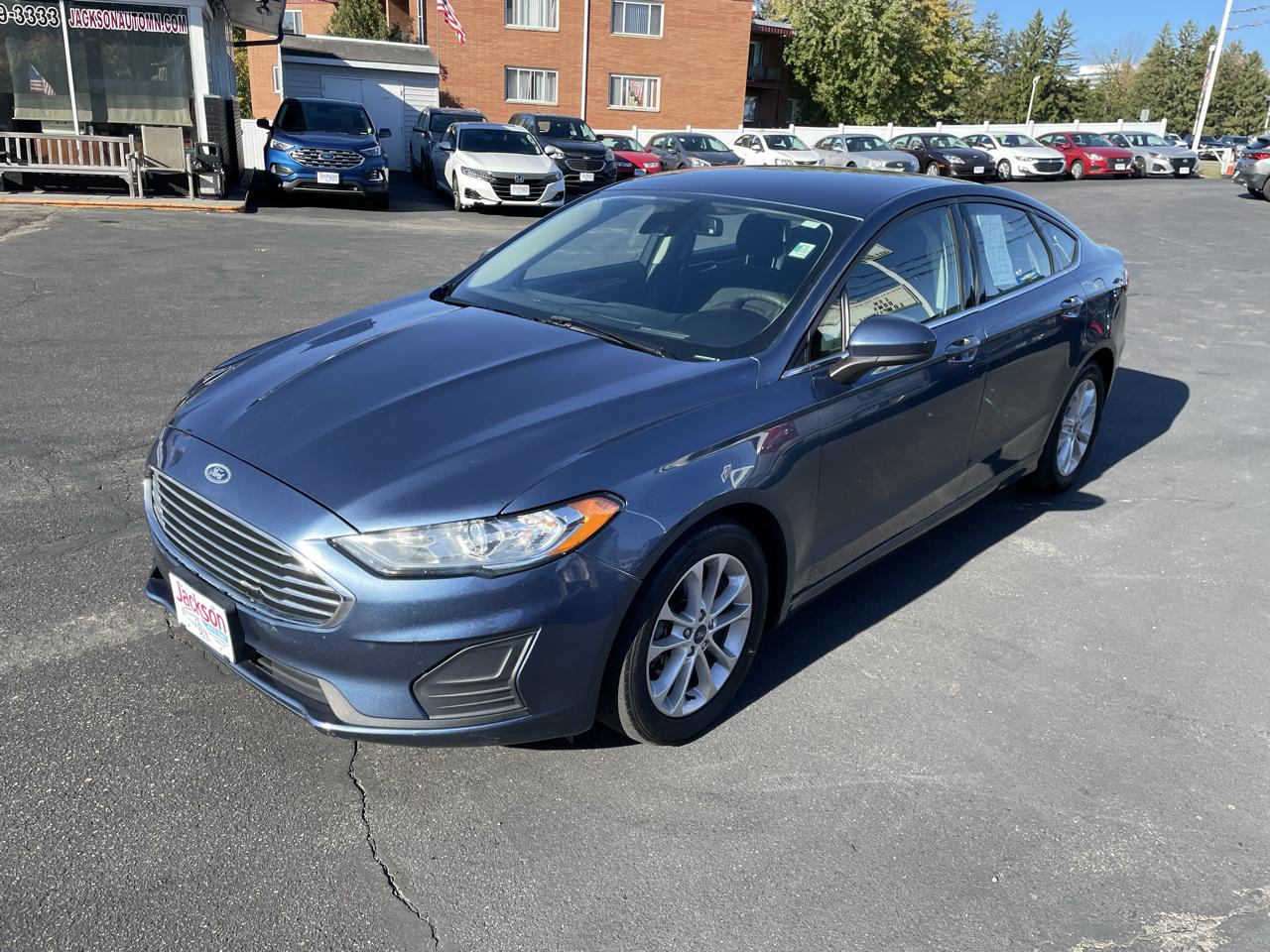 Ford Fusion SE FWD 2019
