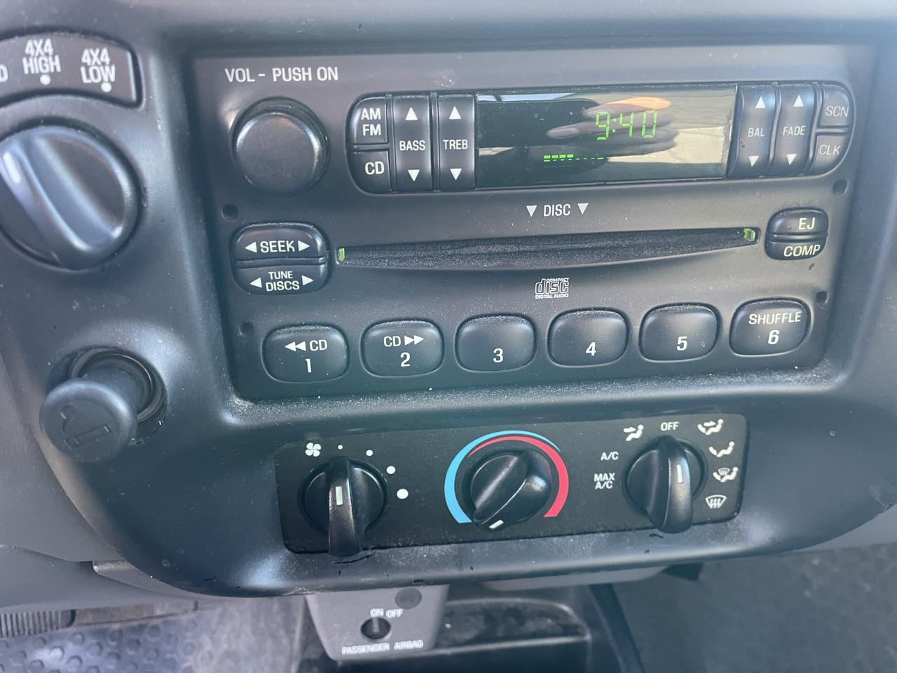 Ford Ranger 2dr Supercab 4.0L XLT Value 4WD 2003