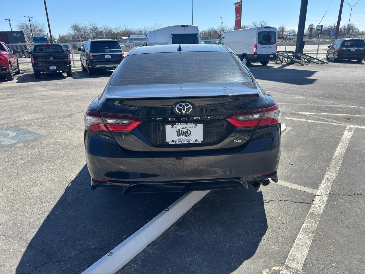 Toyota Camry SE Auto (Natl) 2021