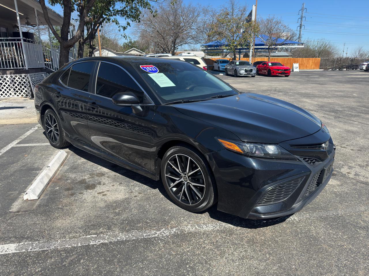 Toyota Camry SE Auto (Natl) 2021