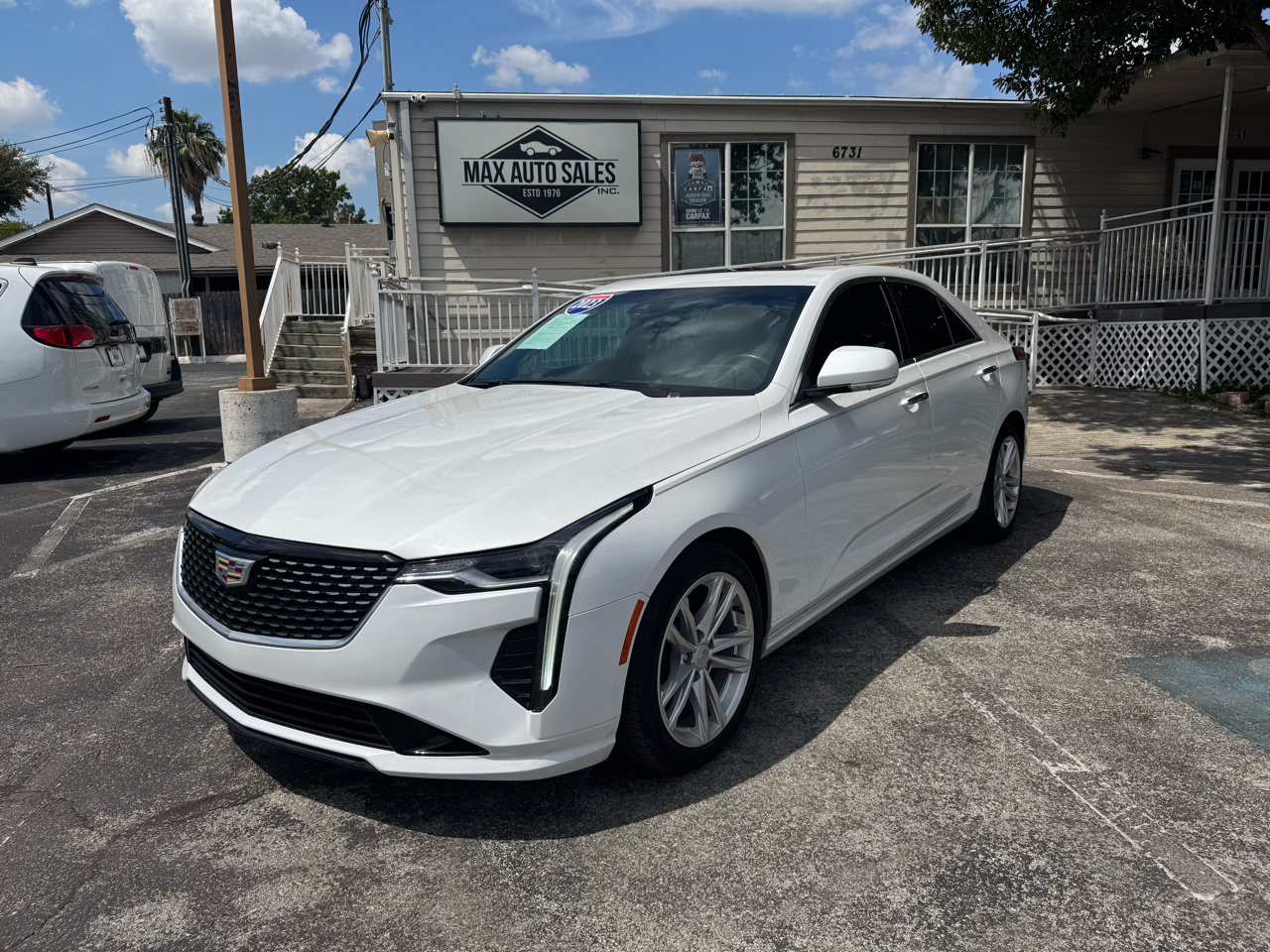 2023 Cadillac CT4 4dr Sdn Luxury