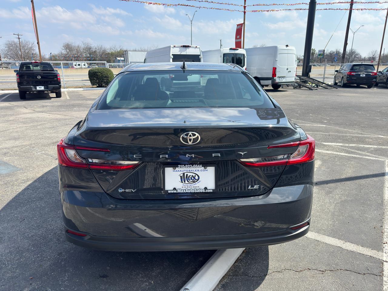 Toyota Camry 4dr Sdn I4 Auto LE (Natl) 2025