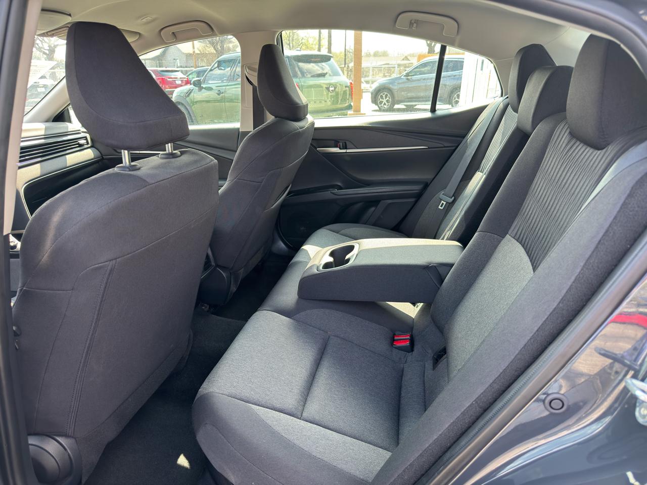 Toyota Camry 4dr Sdn I4 Auto LE (Natl) 2025