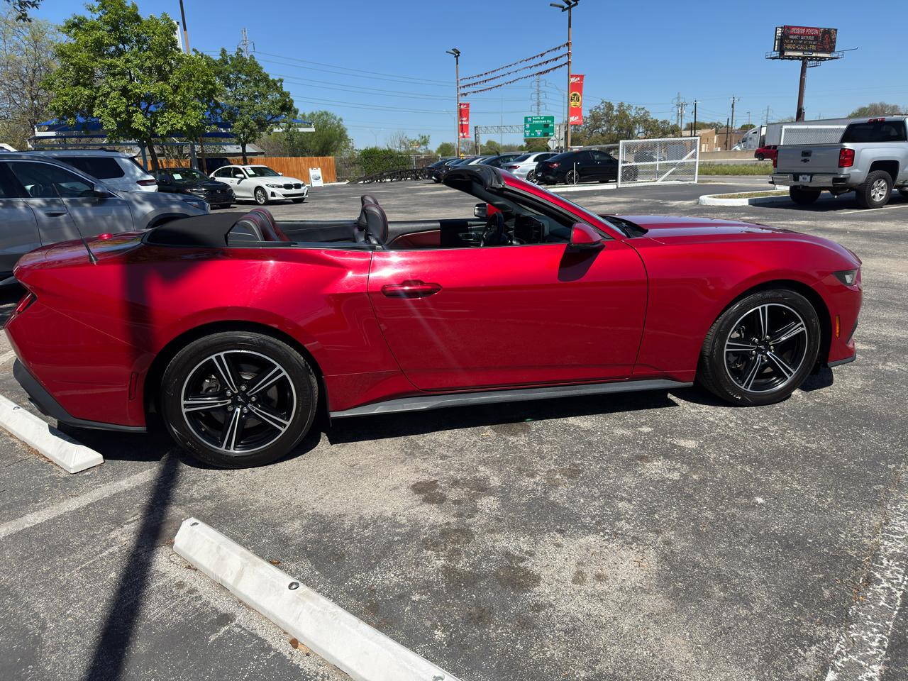 Ford Mustang EcoBoost Convertible 2024
