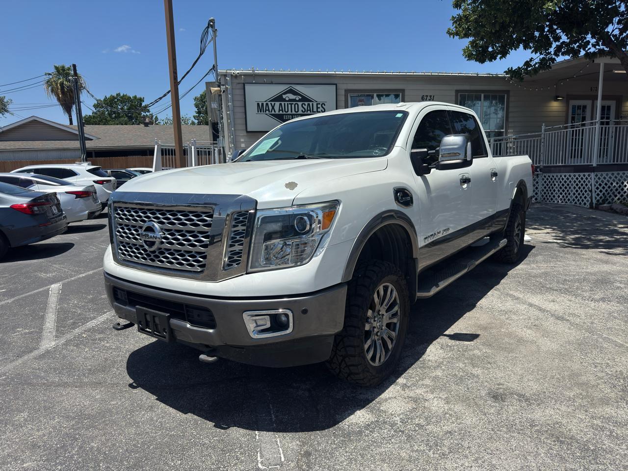 Nissan Titan XD 4WD Crew Cab Platinum Reserve Diesel 2016