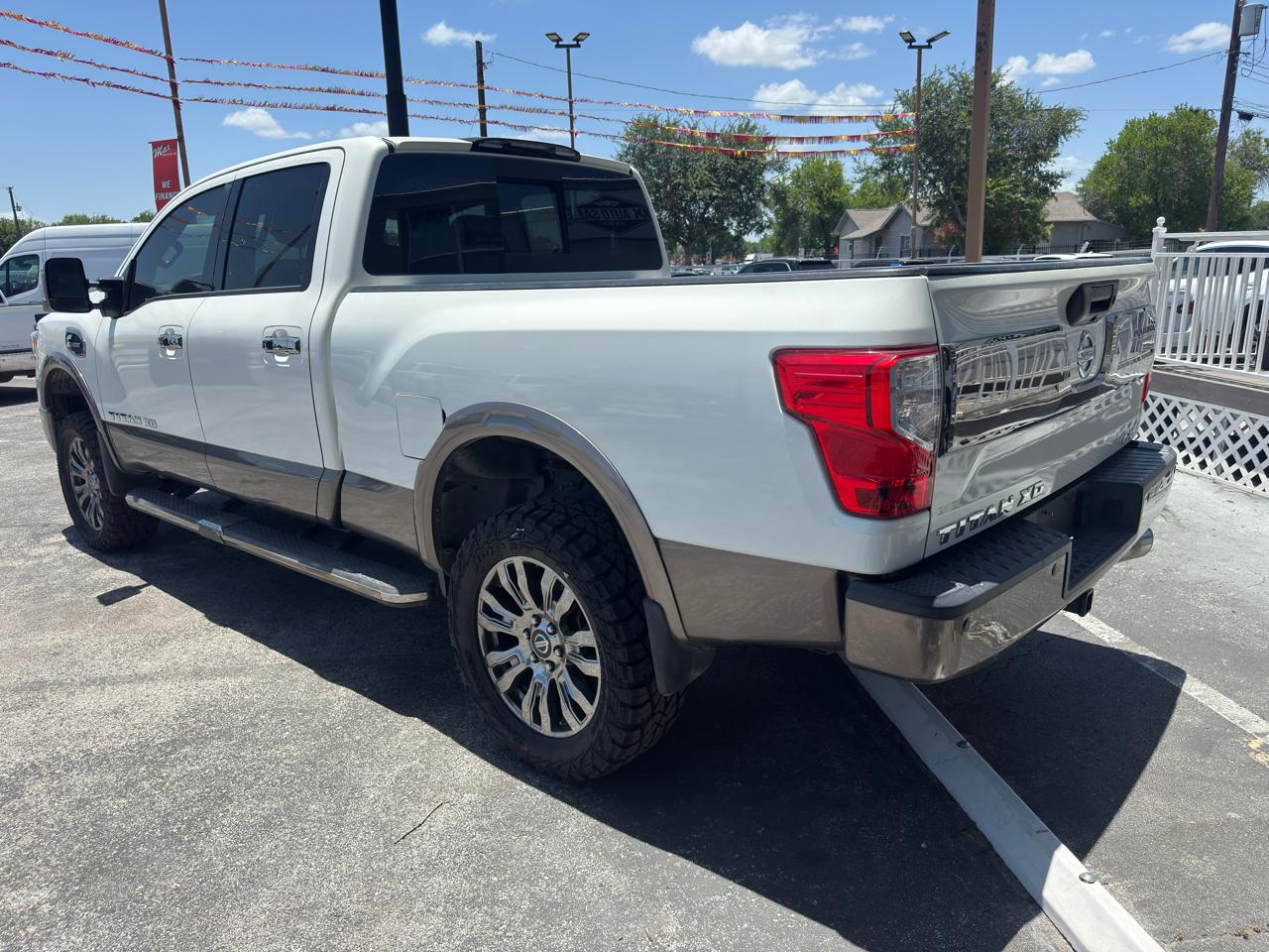 Nissan Titan XD 4WD Crew Cab Platinum Reserve Diesel 2016